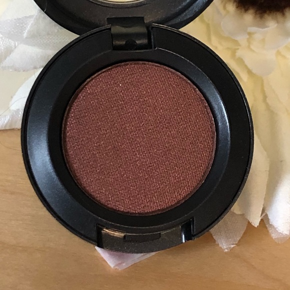 MAC Eye Shadow * Glamour Check - Picture 2 of 3